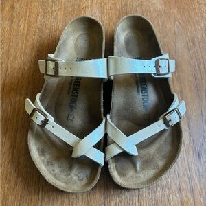 Birkenstock Mayari Birko-Flor sandal in pearl white (iridescent pearl)